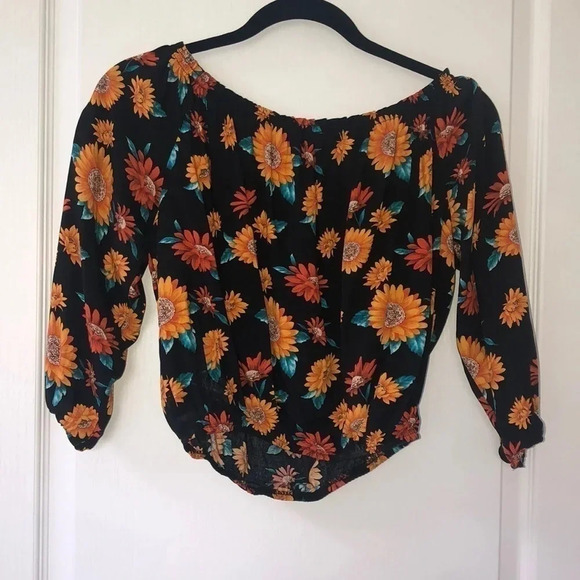 Forever 21 Tops - Sunflower Crop Top